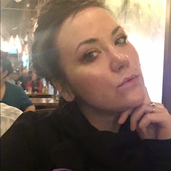 Meet your Posher, Heidi - Picture 1 of 1